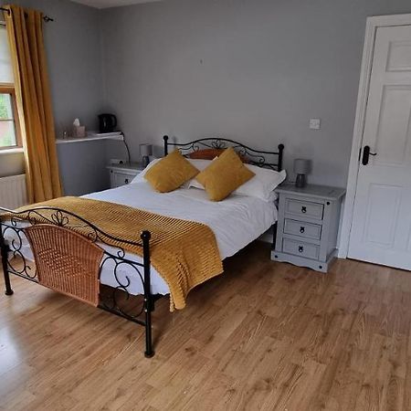 The Madden Guest House Gilford Eksteriør bilde